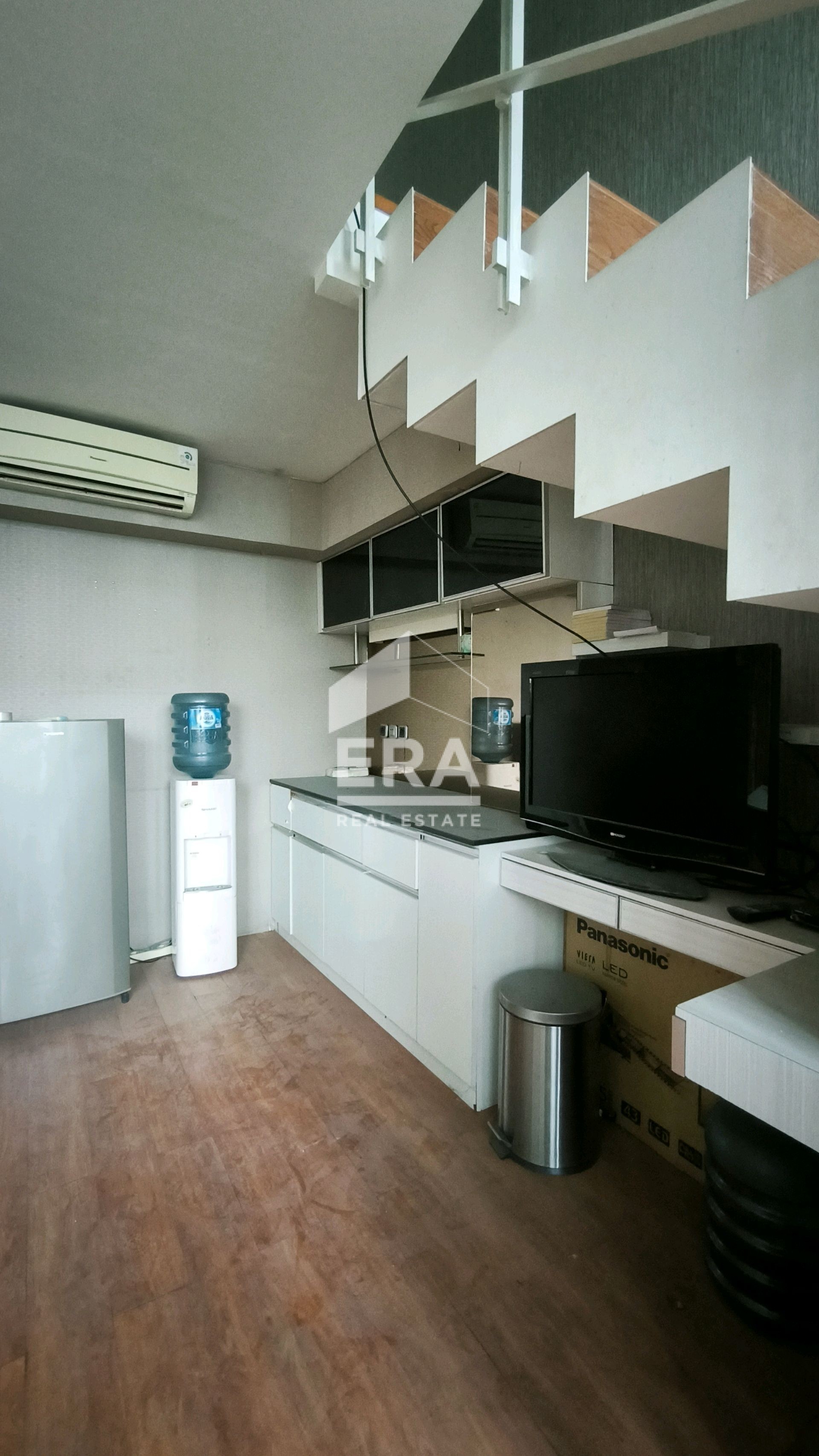 interior 8