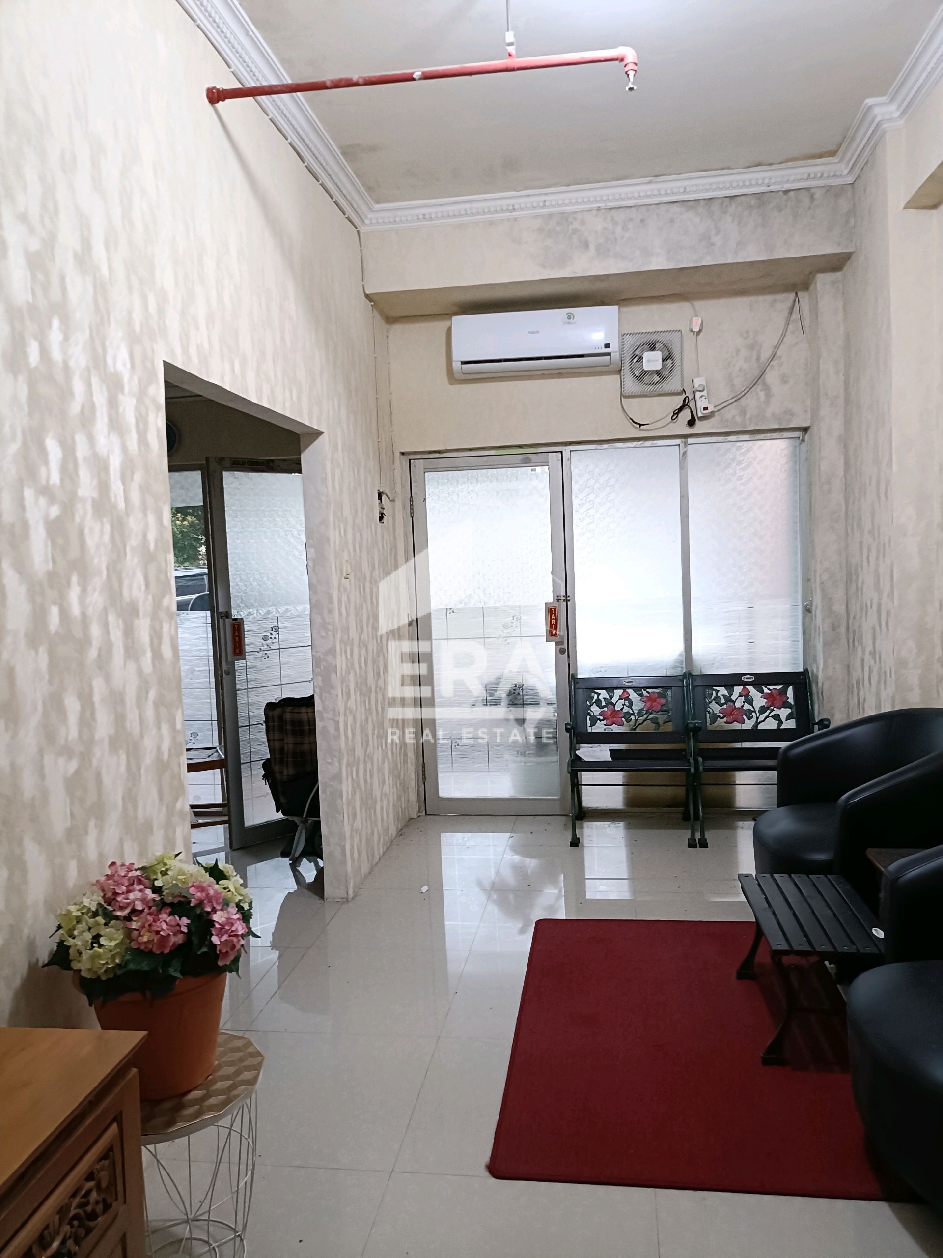 interior 8