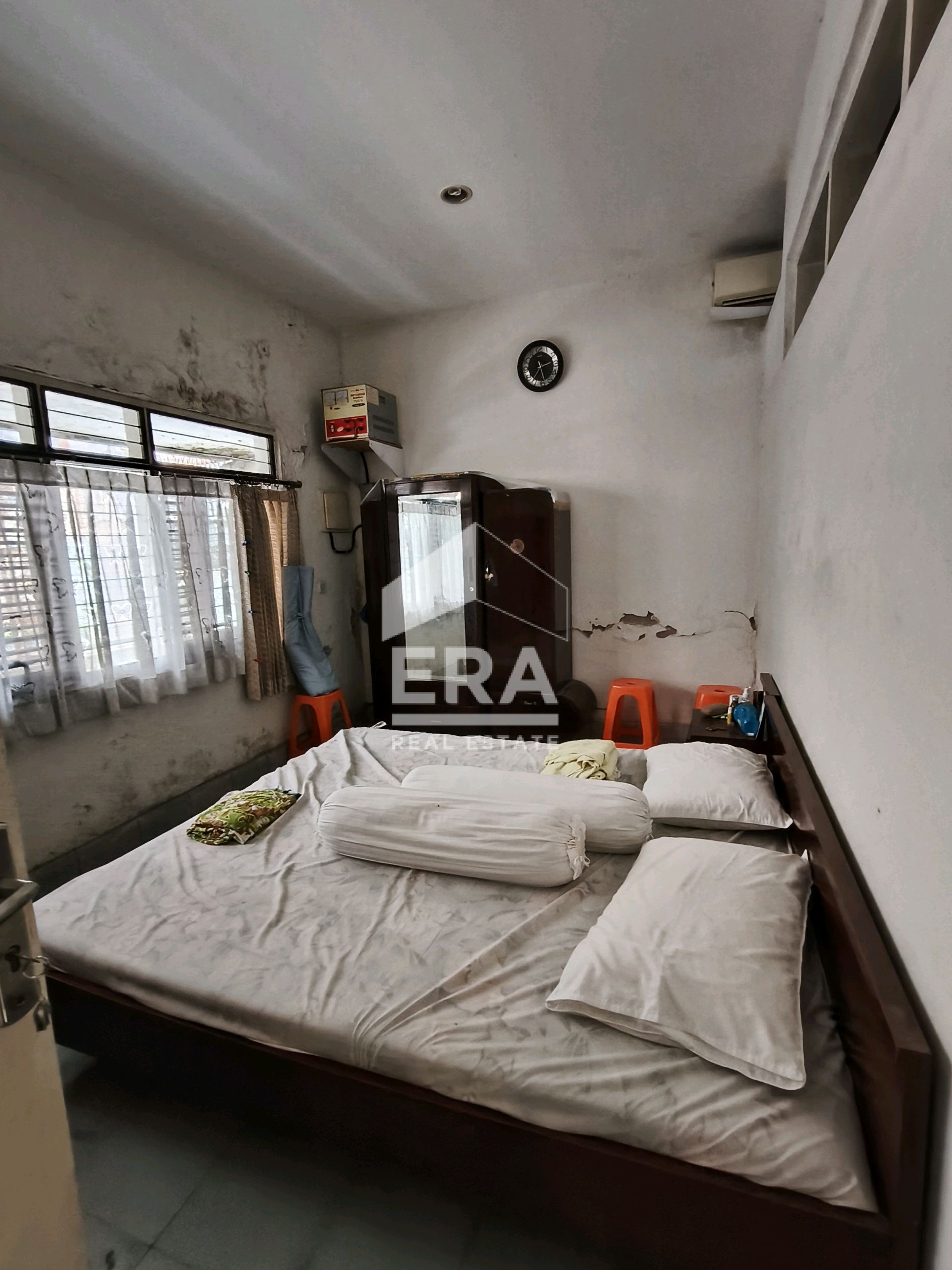 interior 8