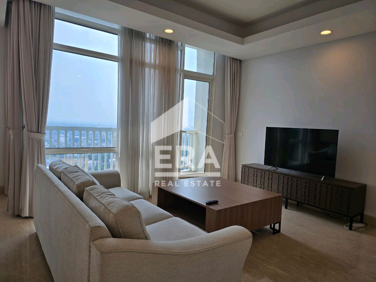 interior 8