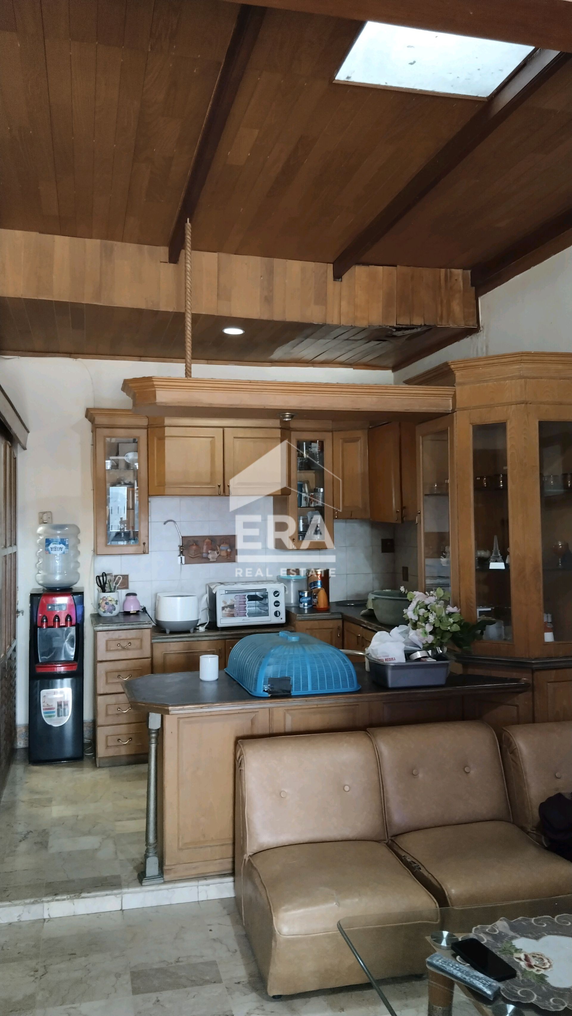 interior 8