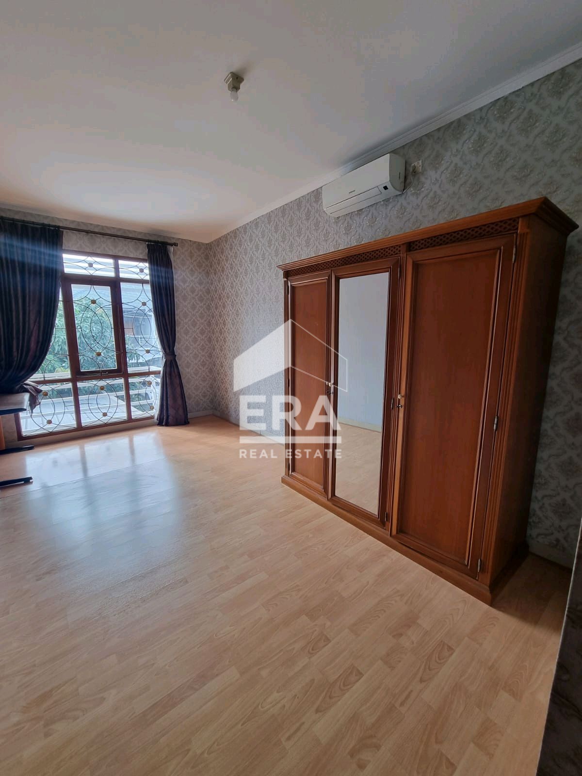 interior 4