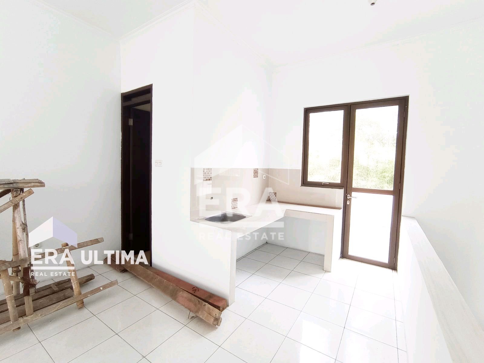 interior 10