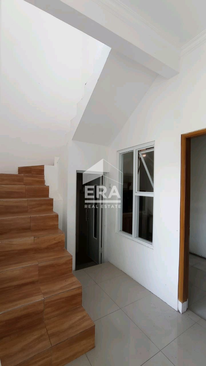 interior 8