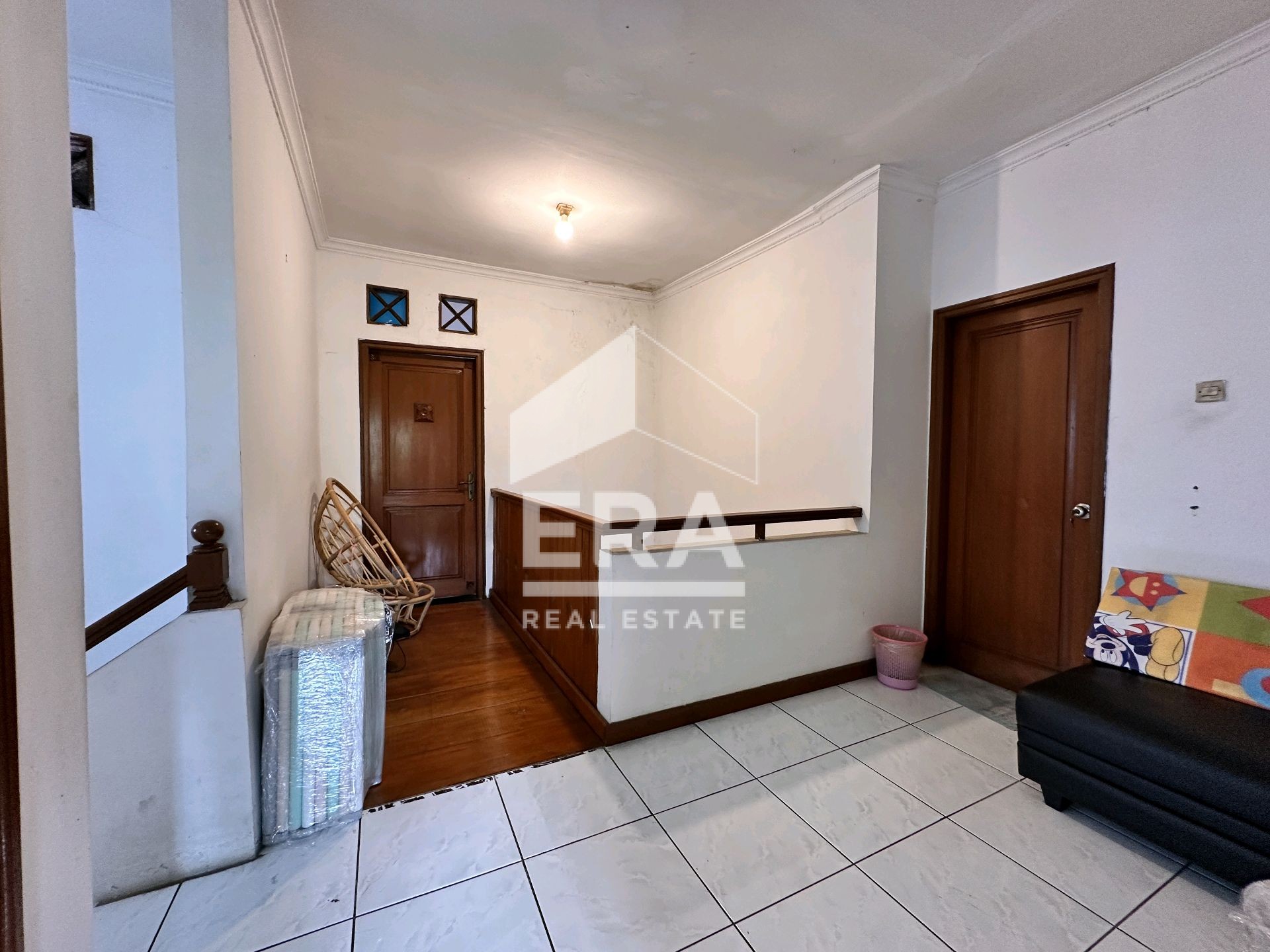 interior 8