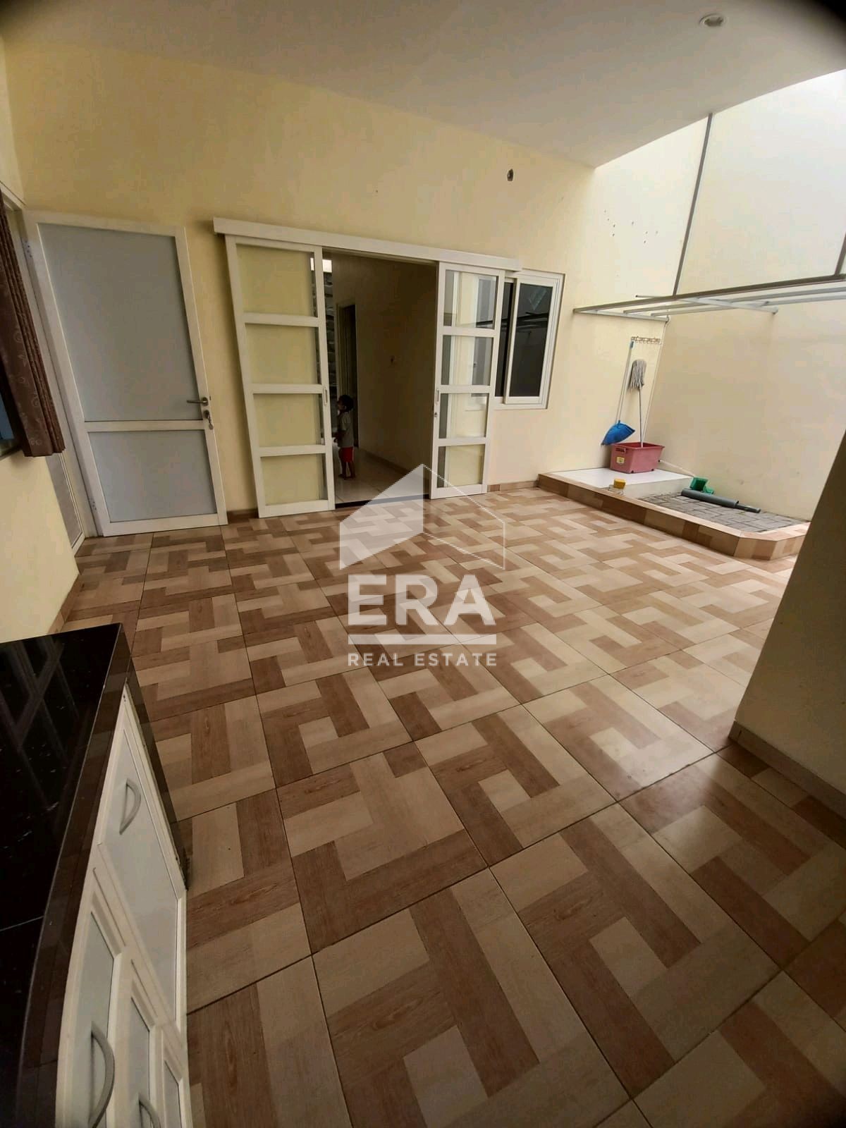 interior 6