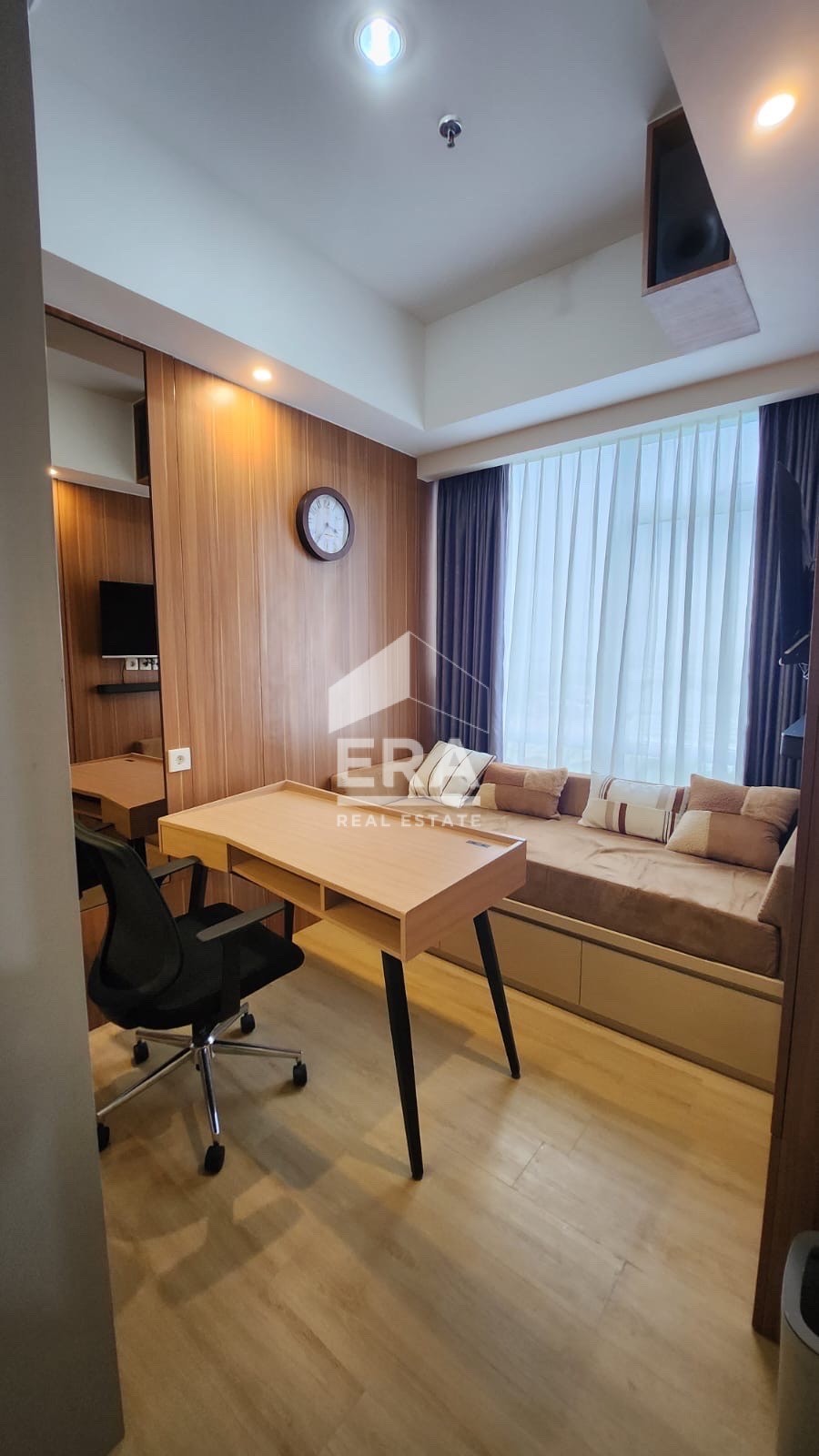 interior 8