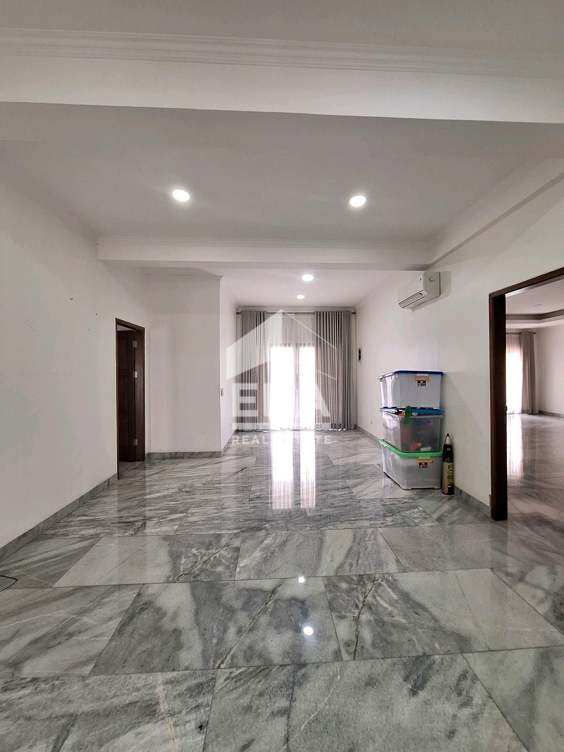interior 3
