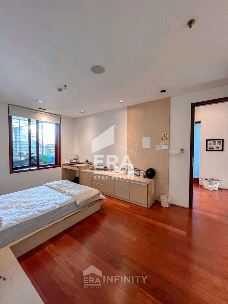 interior 6