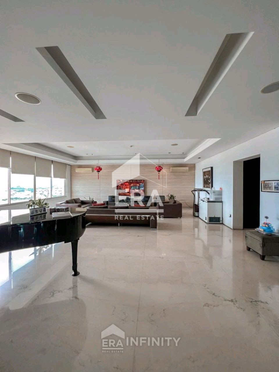 interior 8