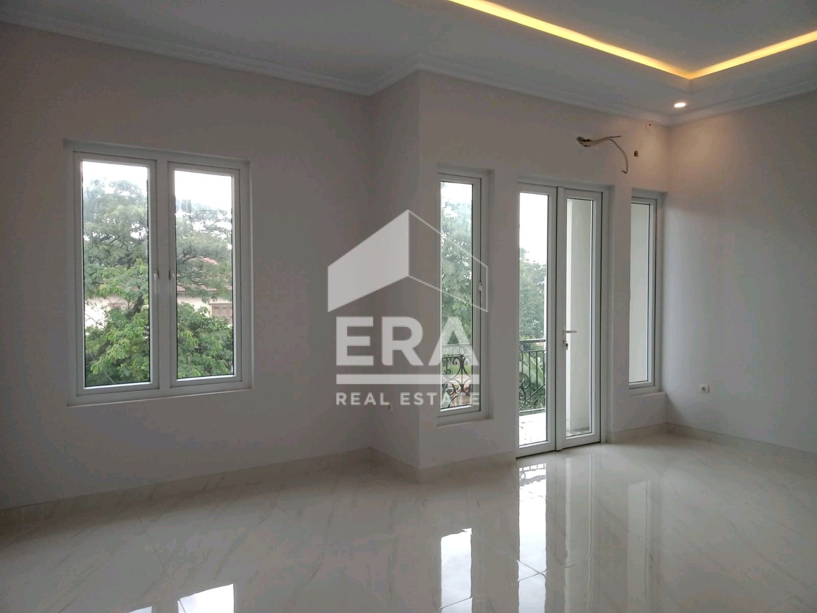 interior 8
