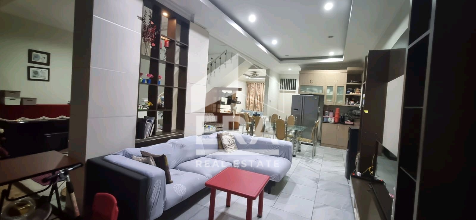 interior 8