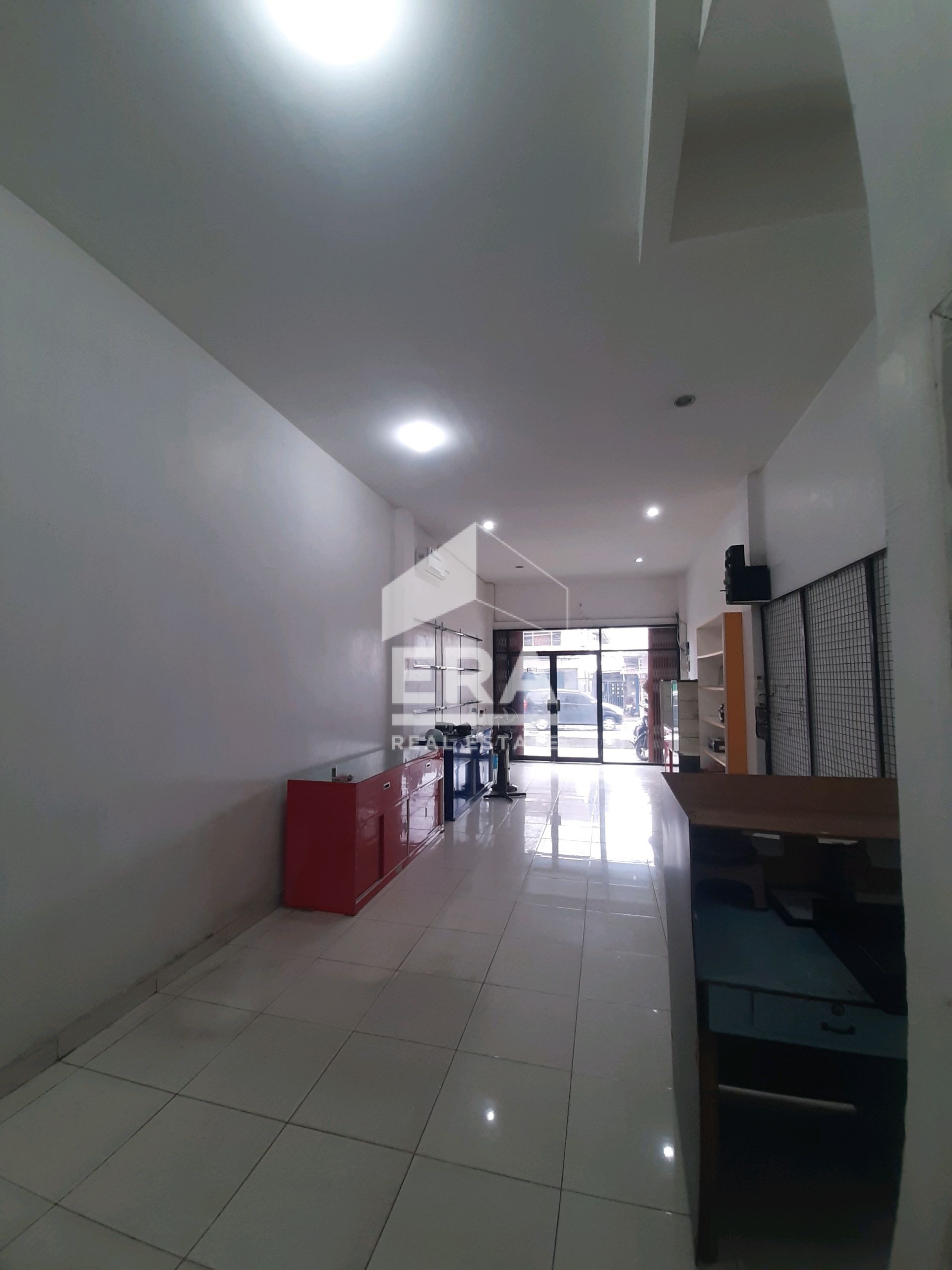 interior 8