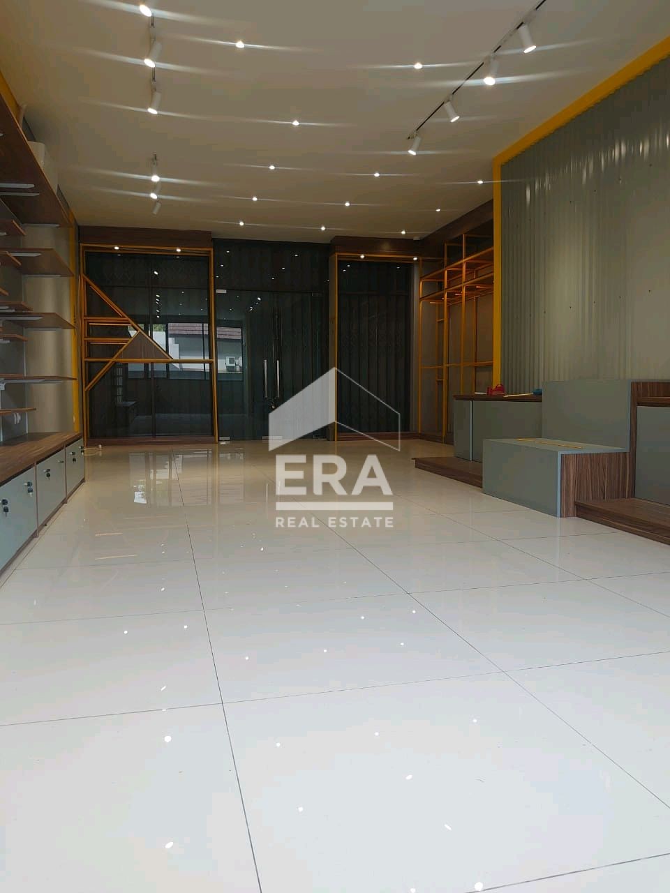 interior 8