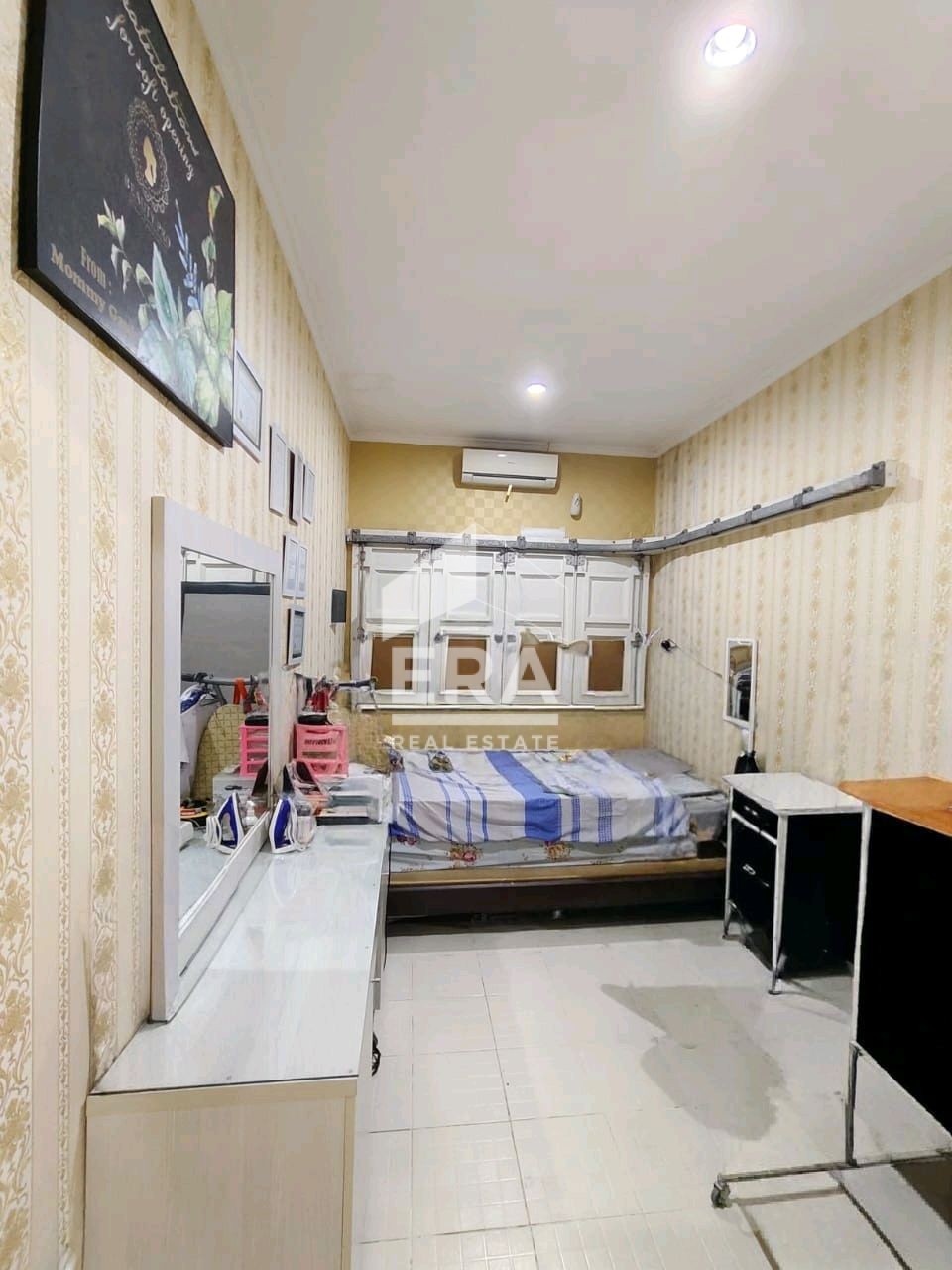 interior 8