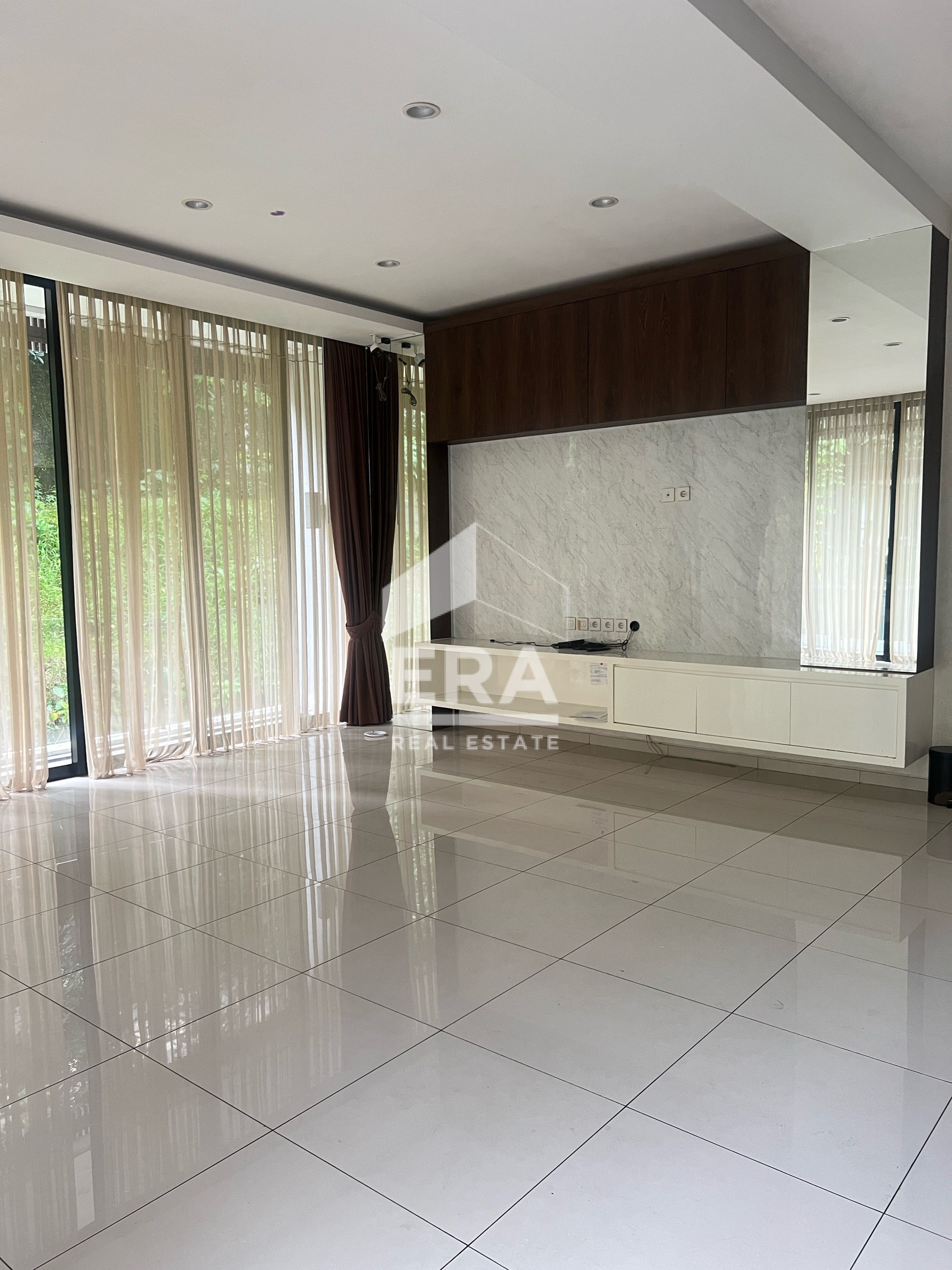 interior 3