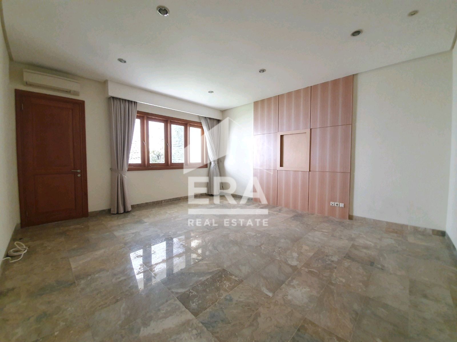 interior 6