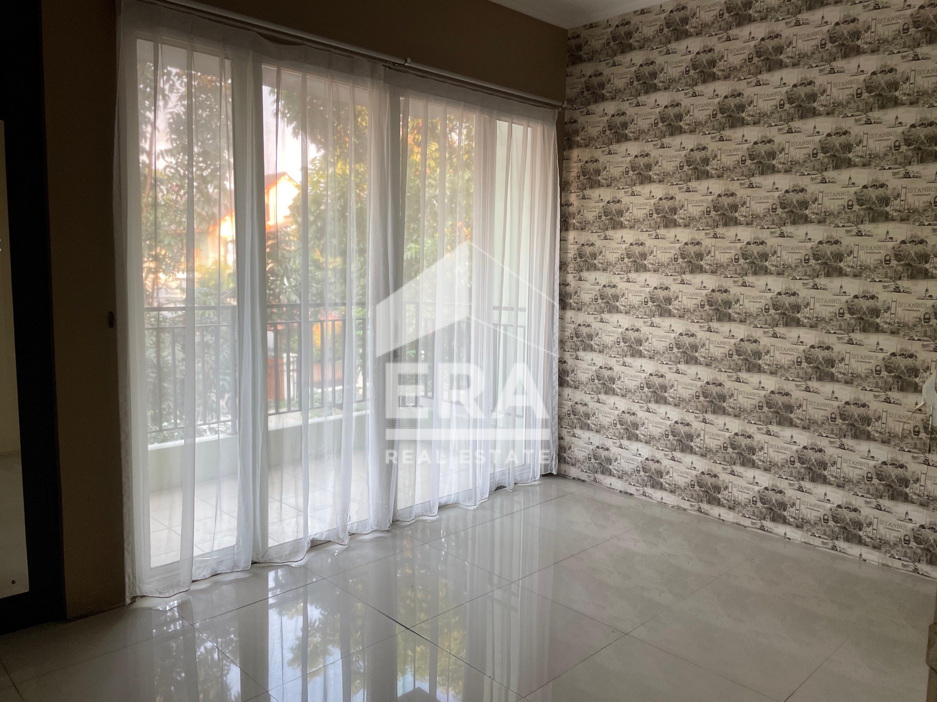 interior 8