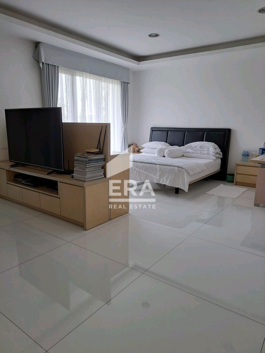 interior 9