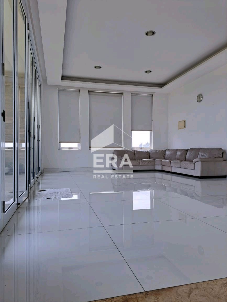 interior 2