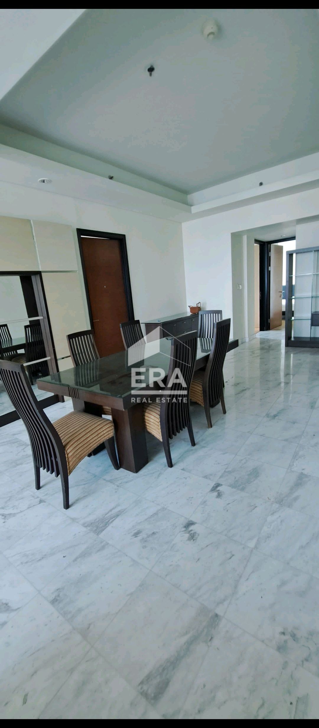 interior 8