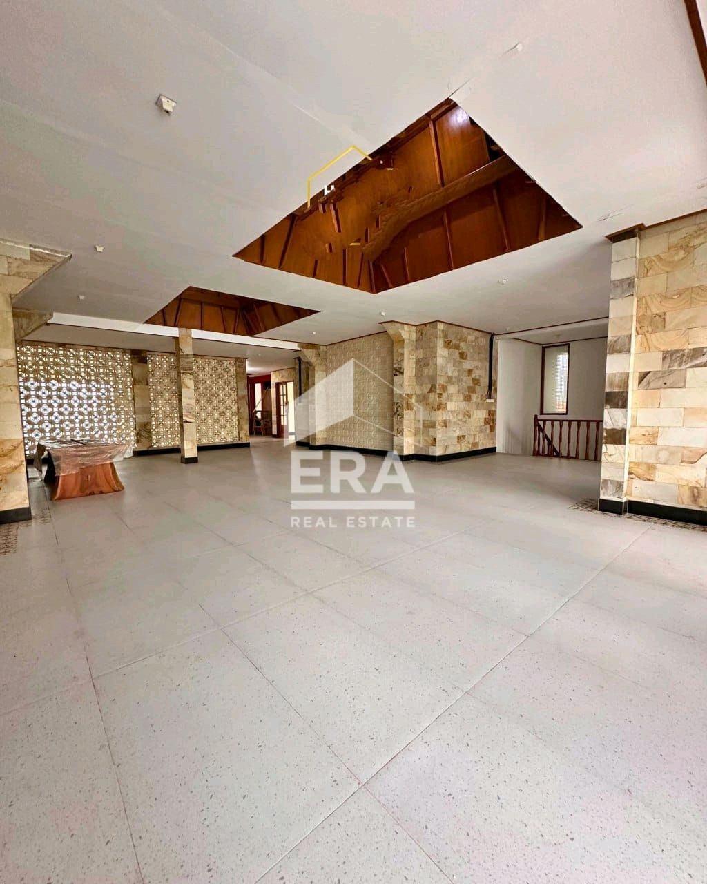 interior 4