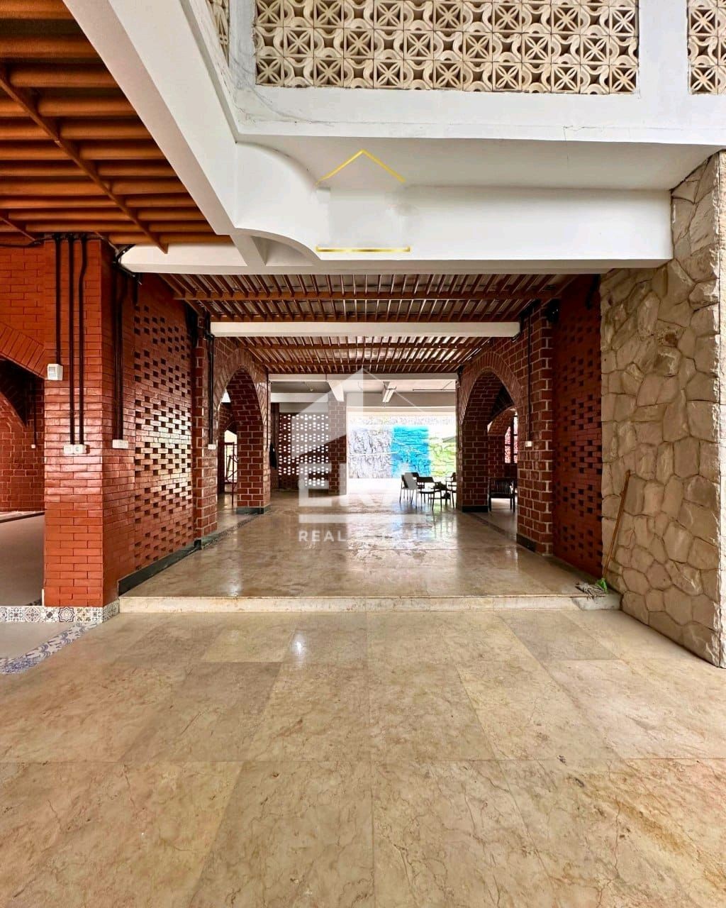 interior 7