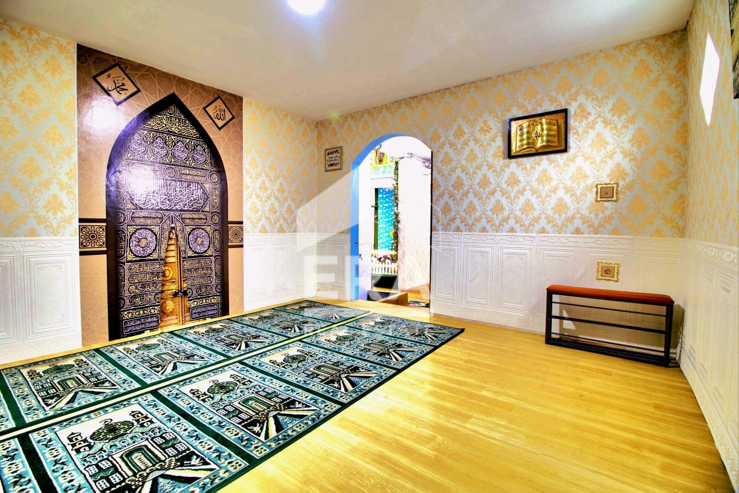 interior 8