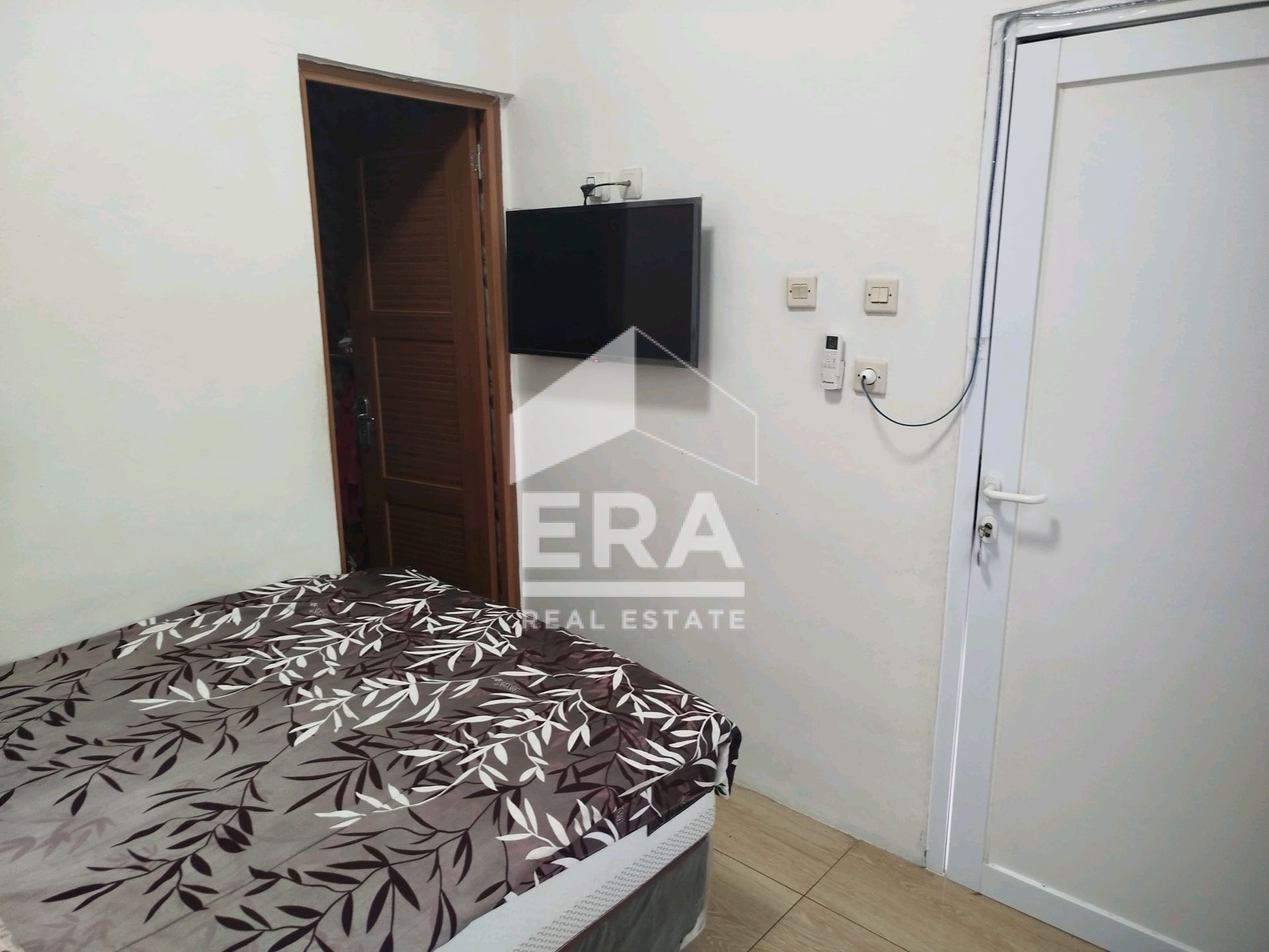 interior 8