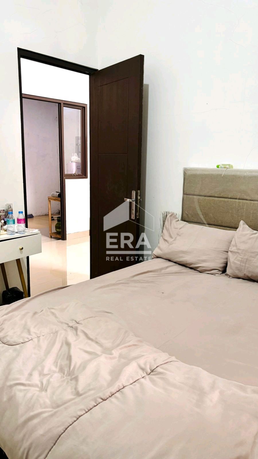interior 8