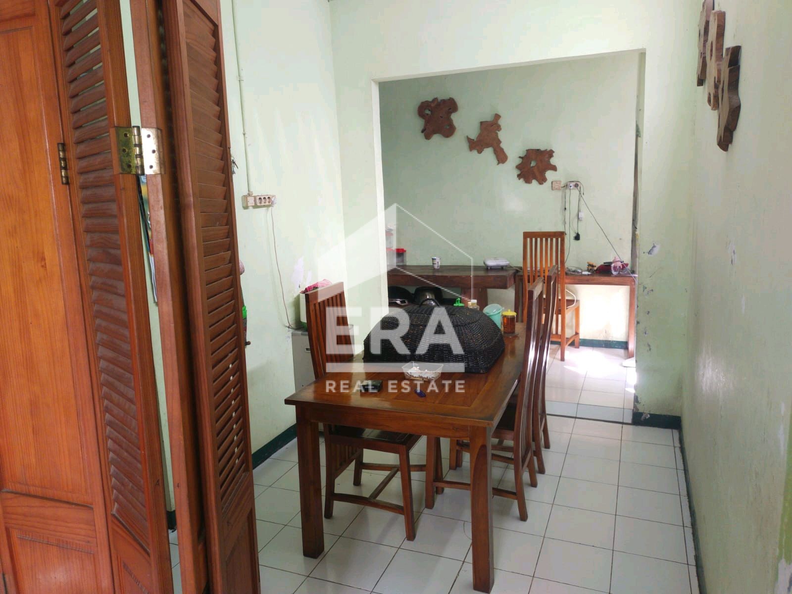 interior 8