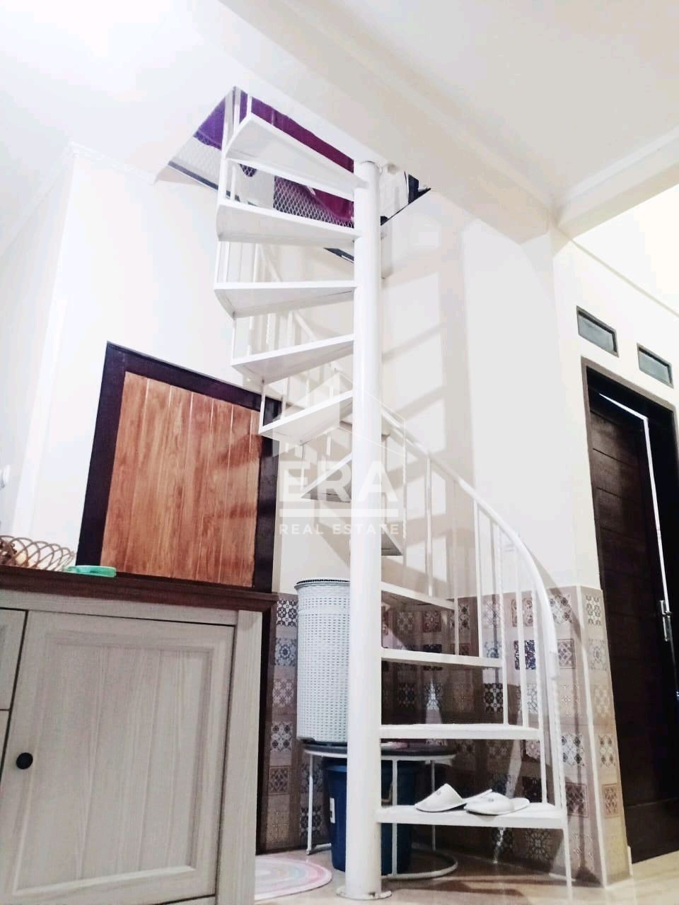 interior 8
