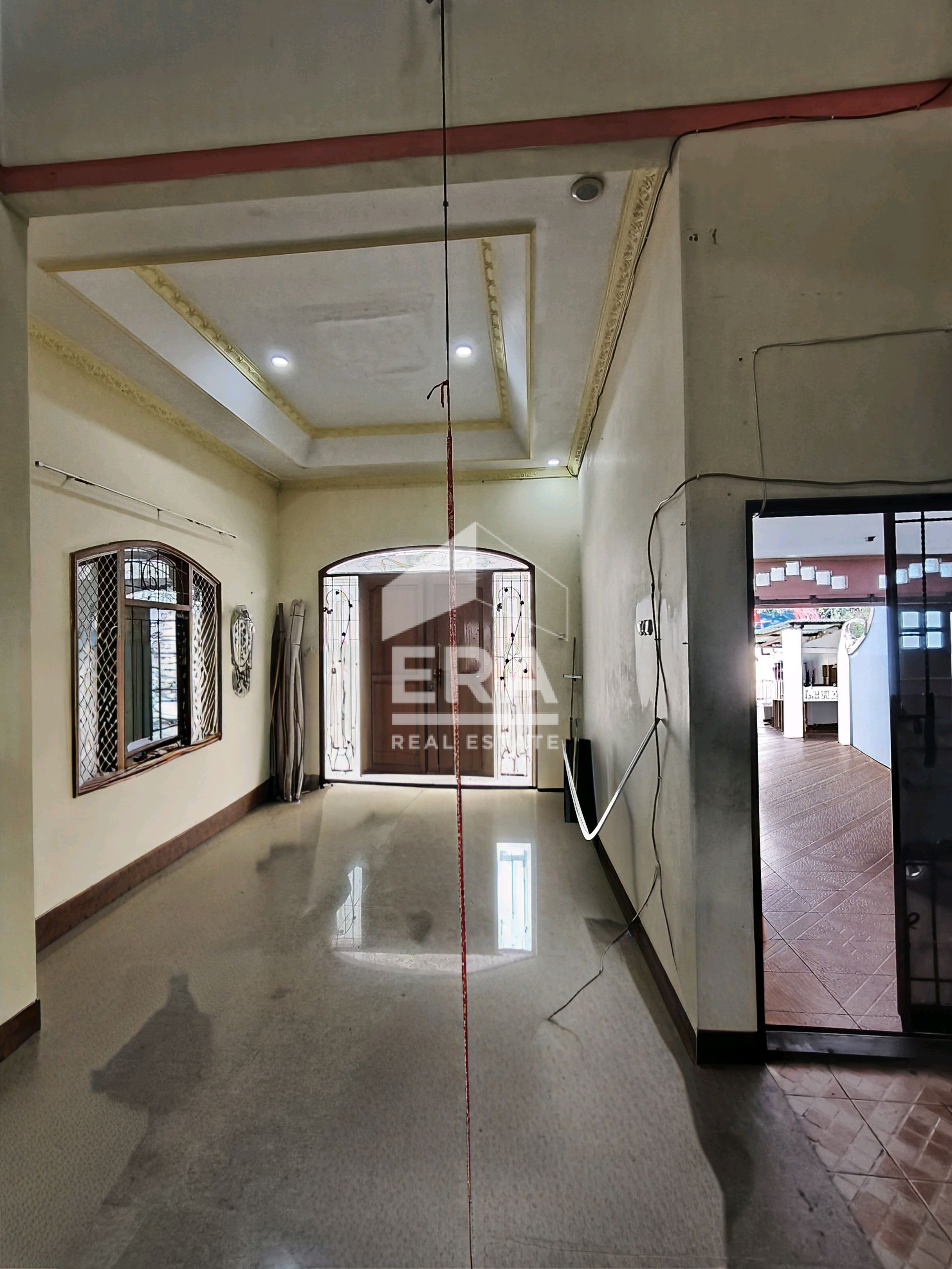 interior 8
