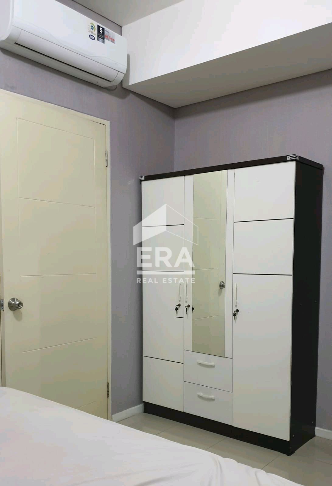interior 8