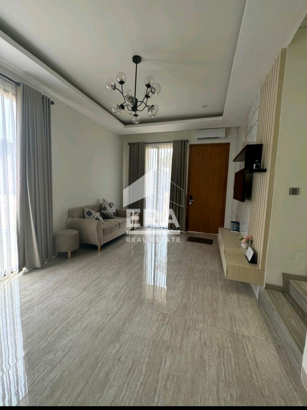 interior 8