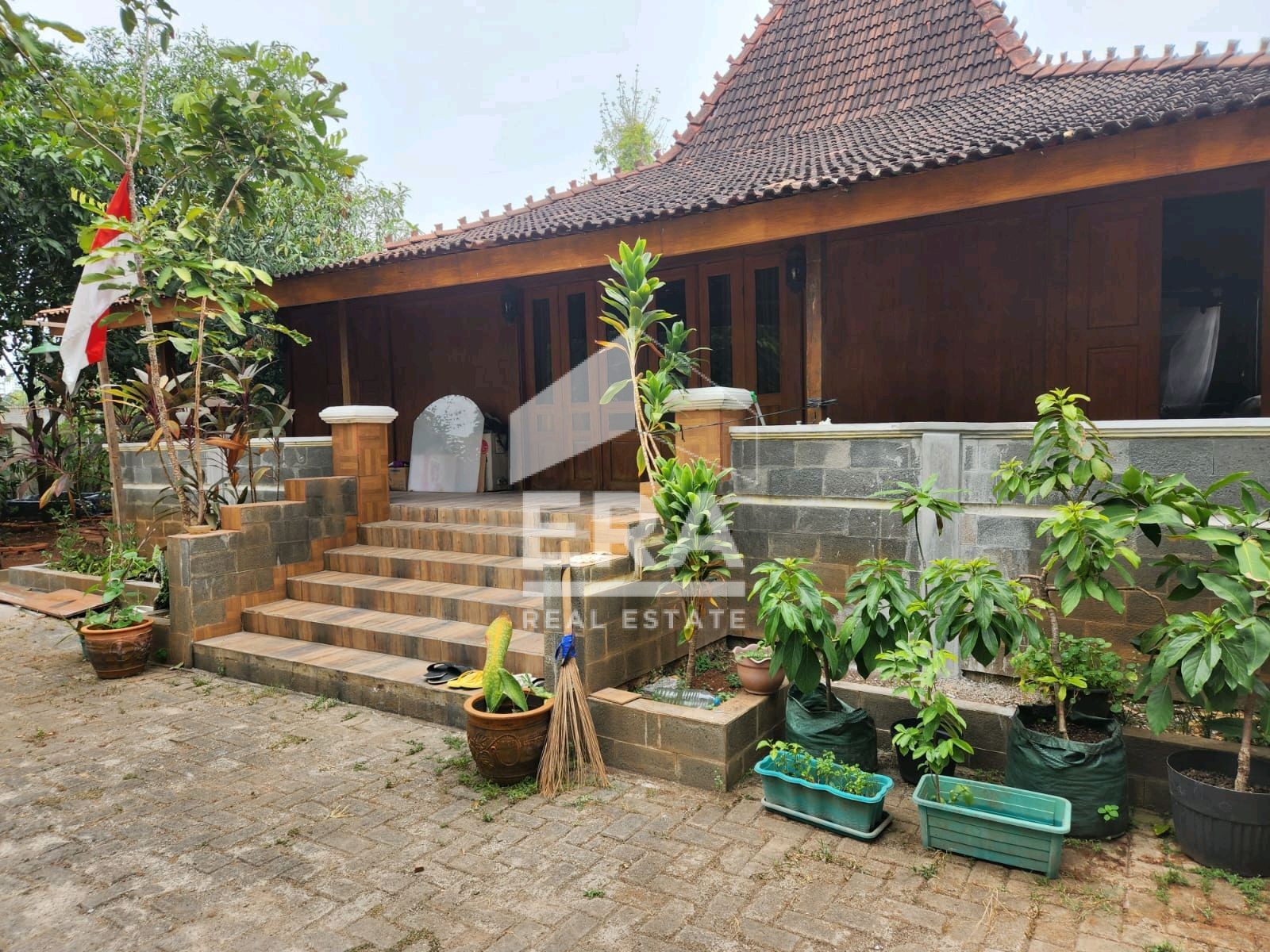 interior 2
