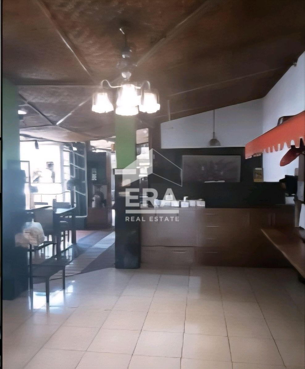 interior 8