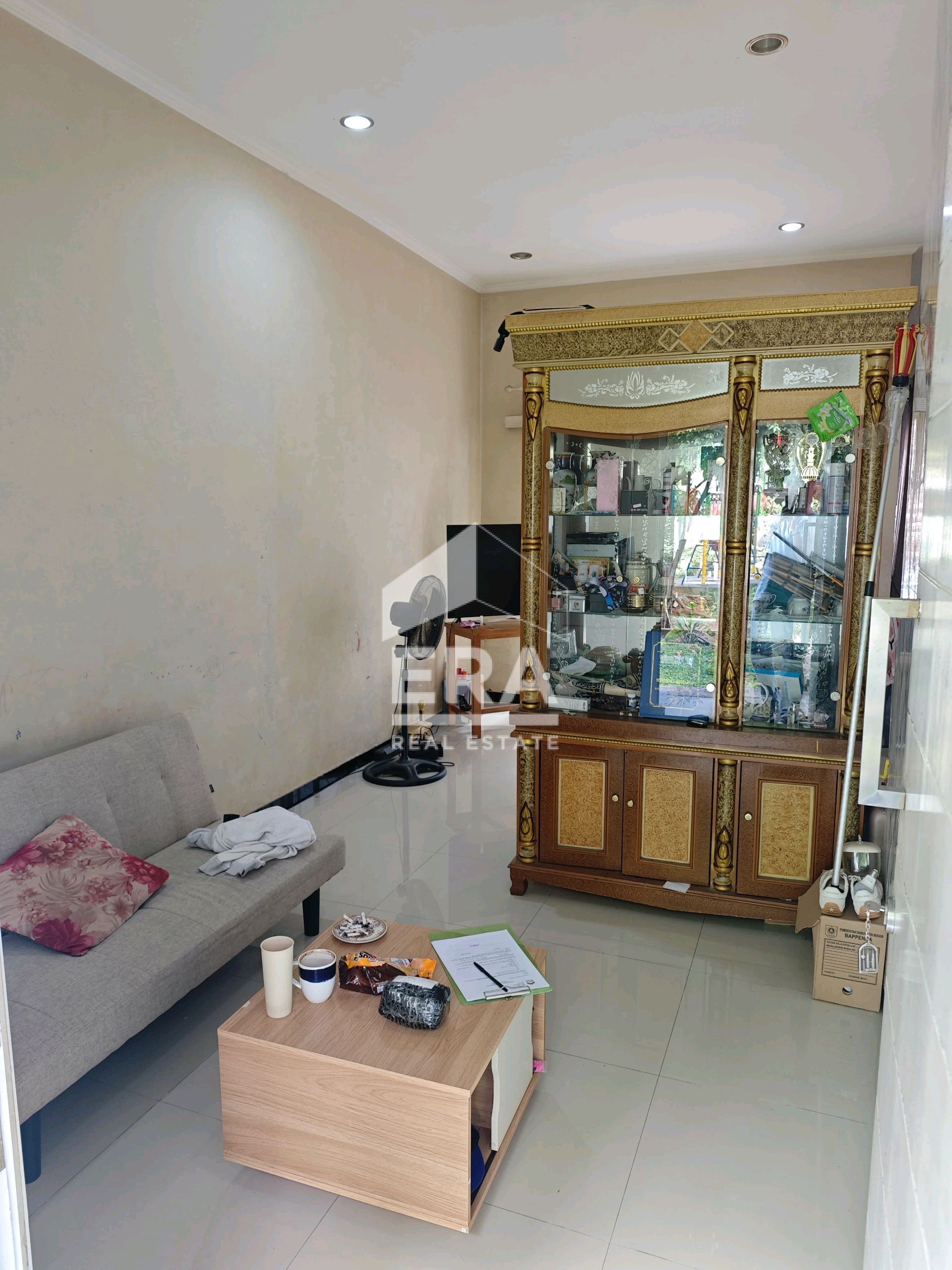 interior 8
