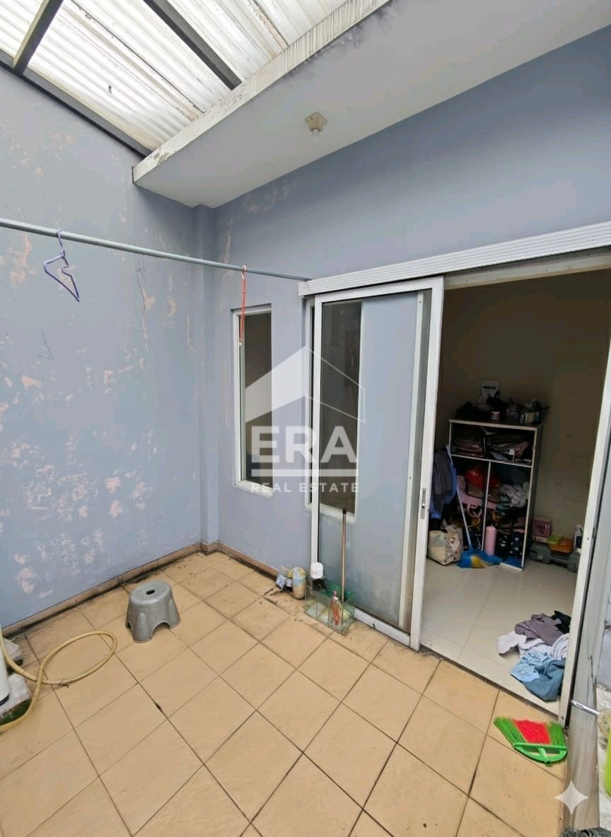 interior 10