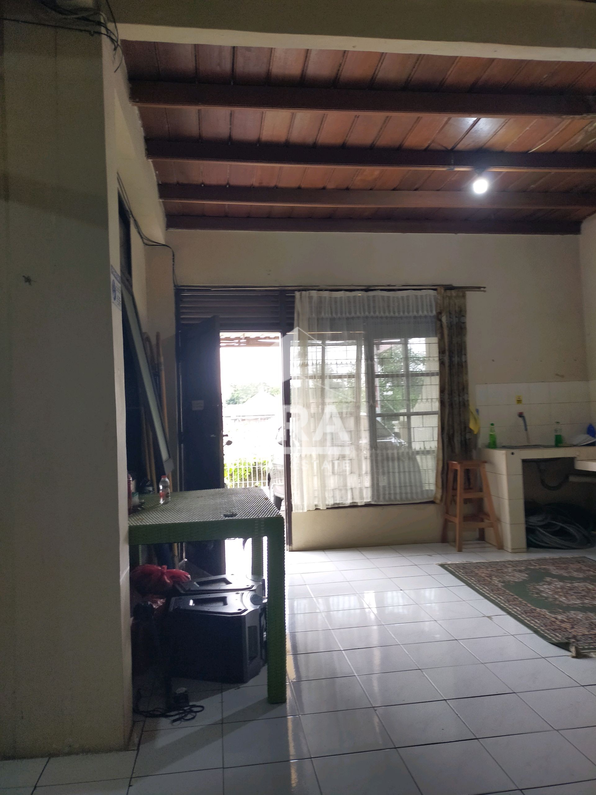 interior 9