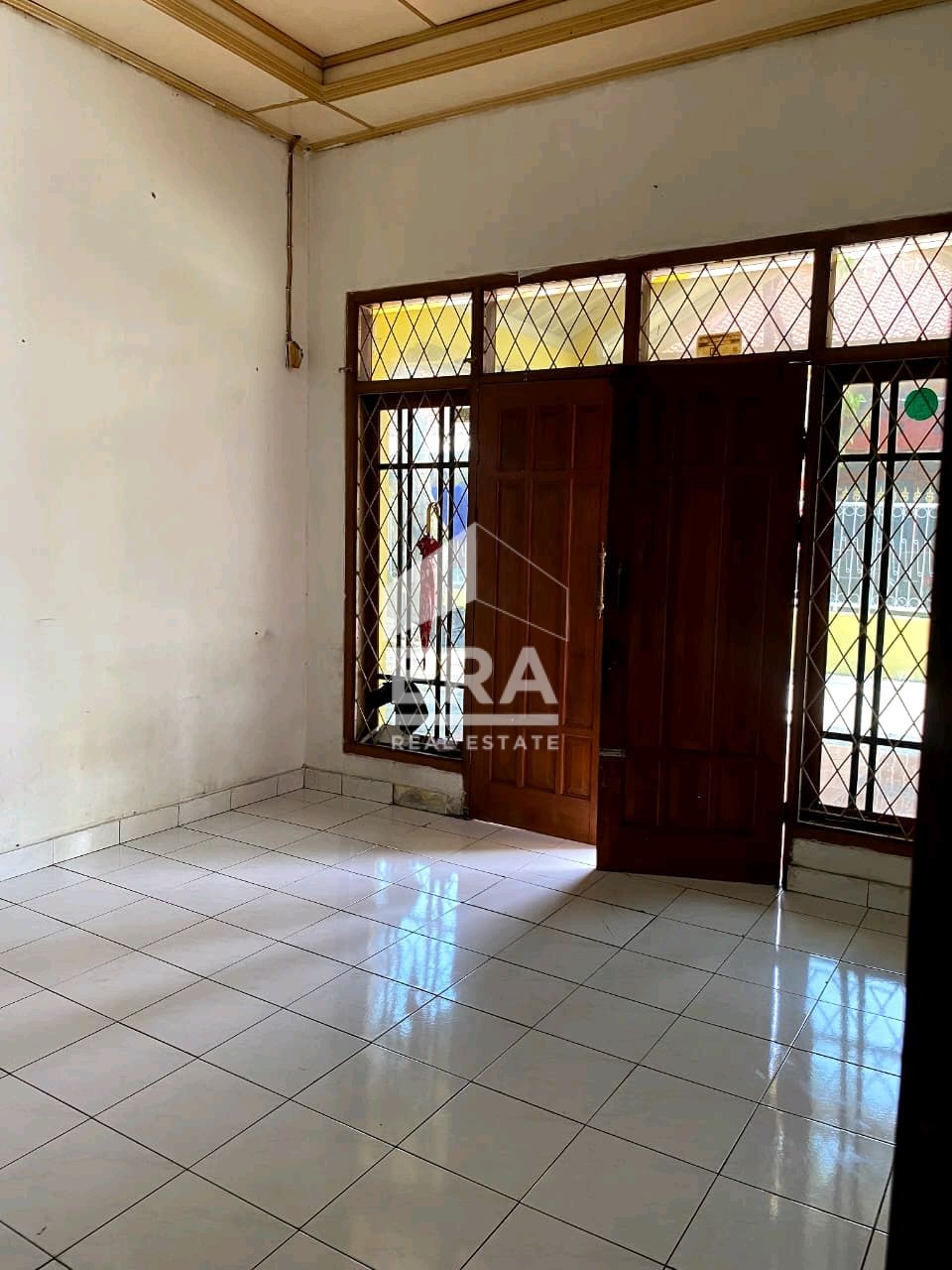 interior 8