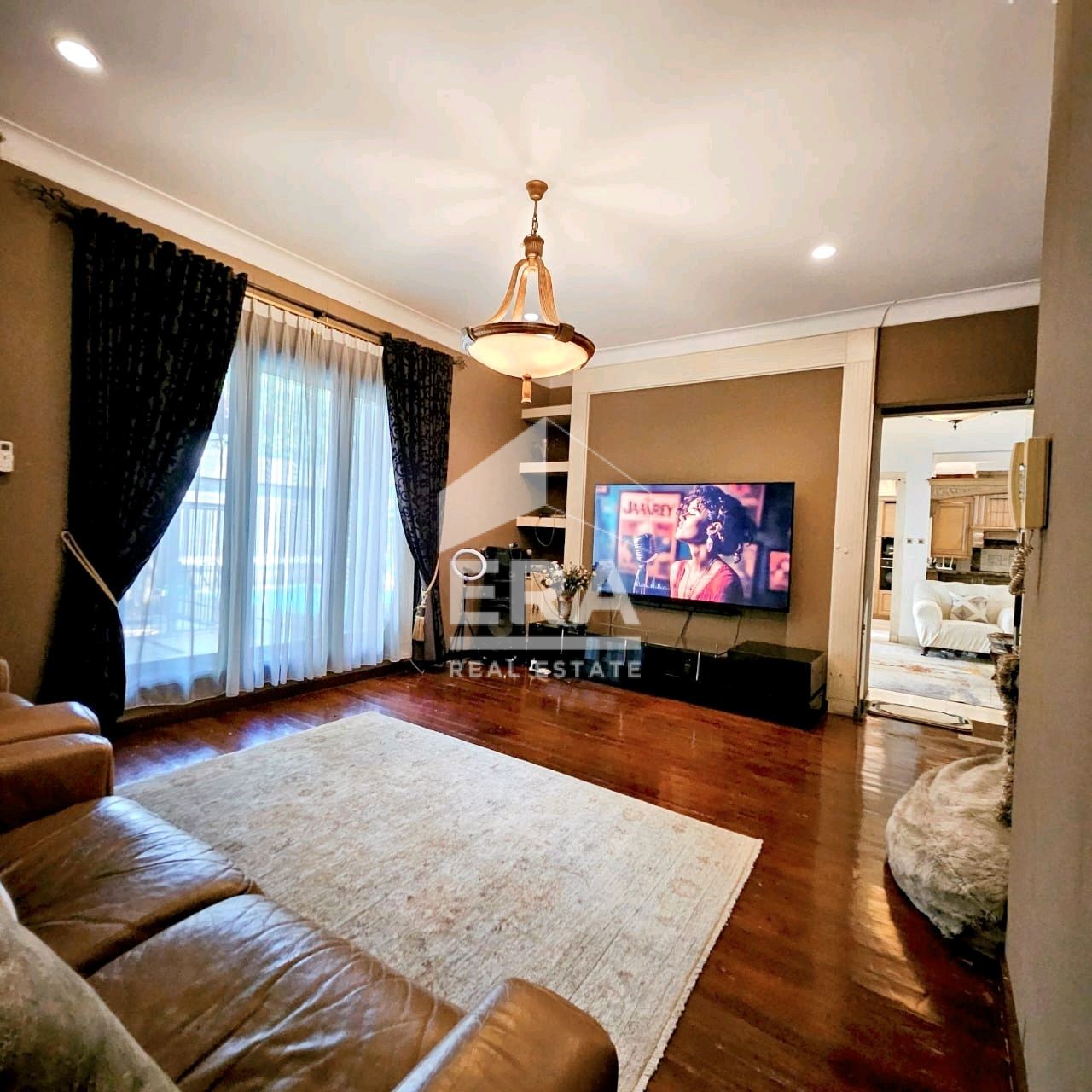 interior 6