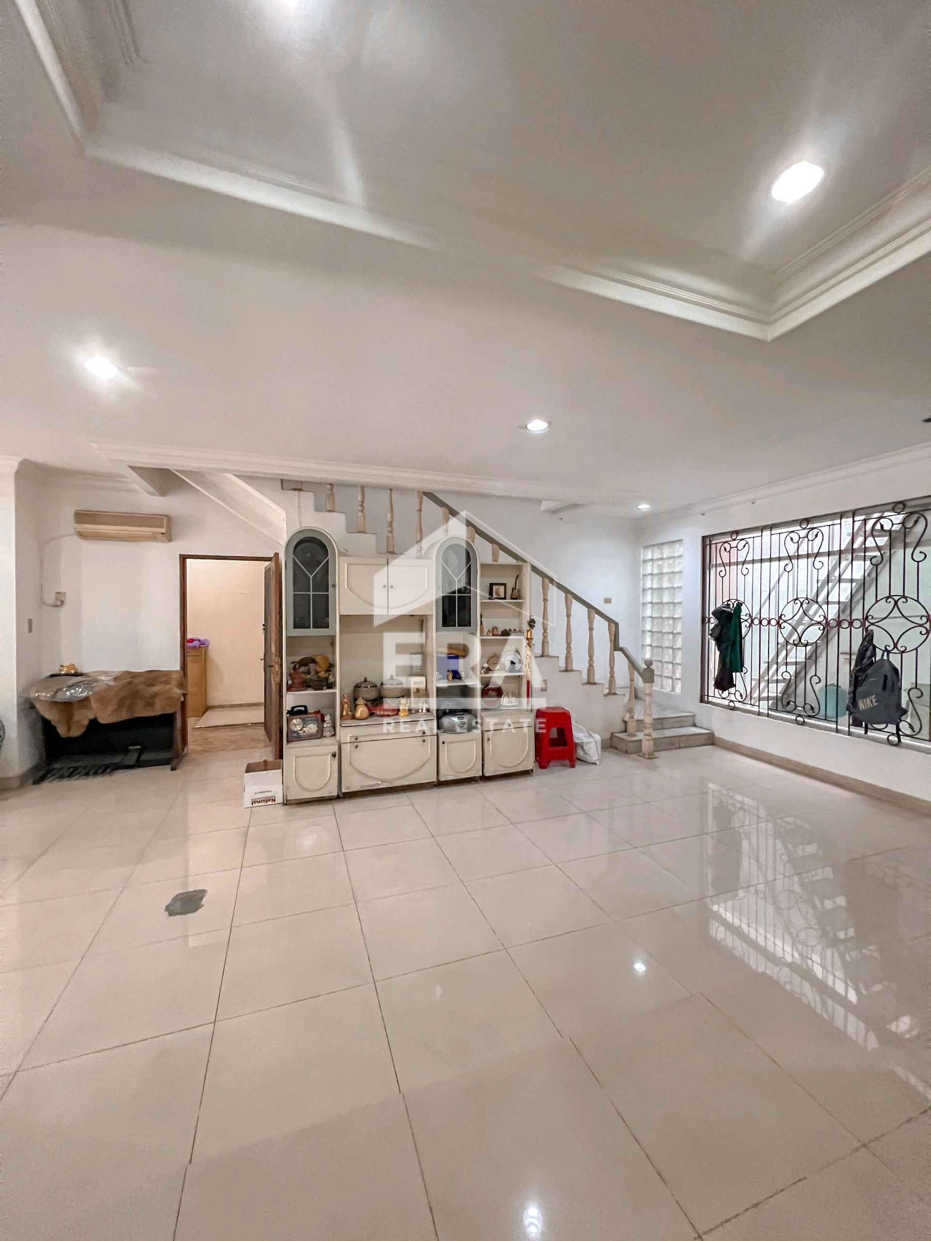 interior 2