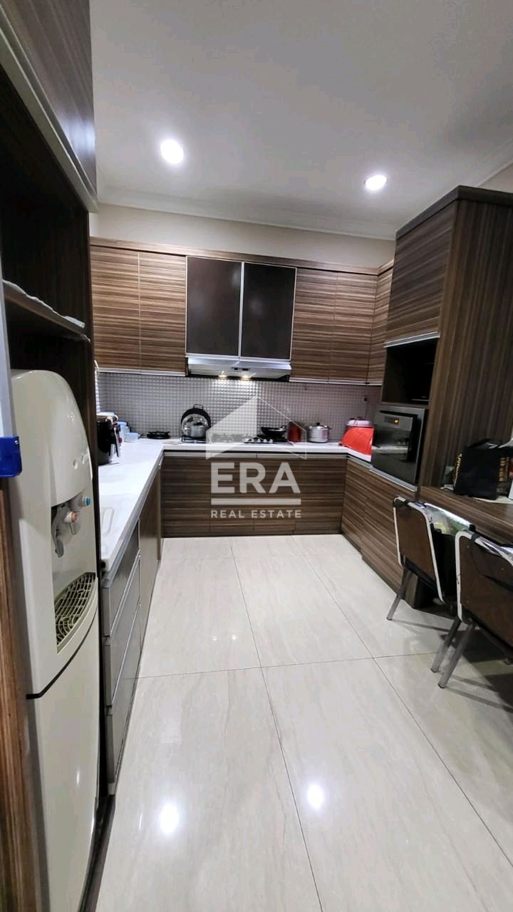 interior 8
