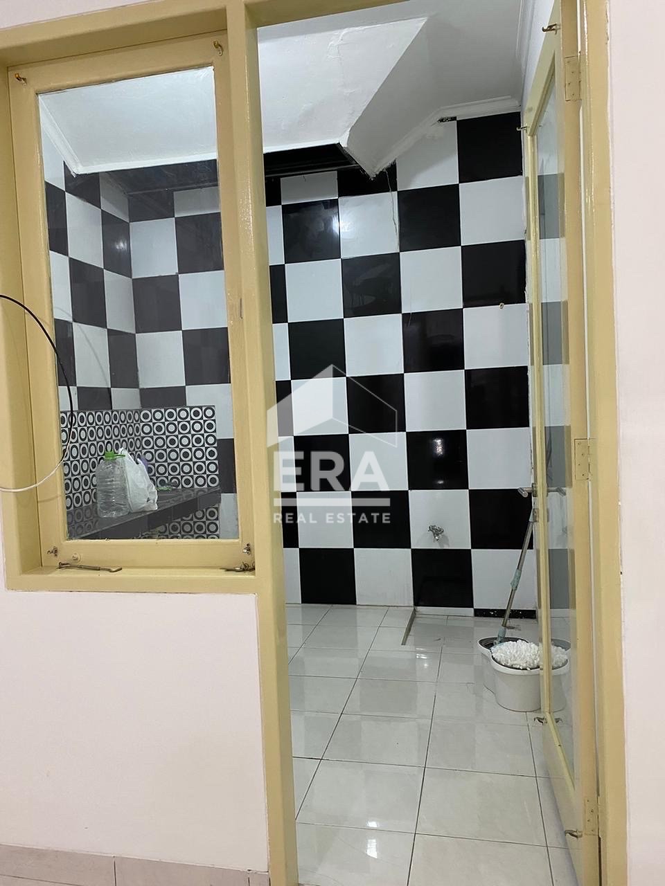 interior 8