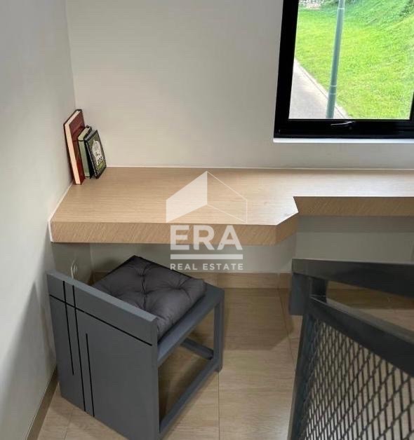 interior 8