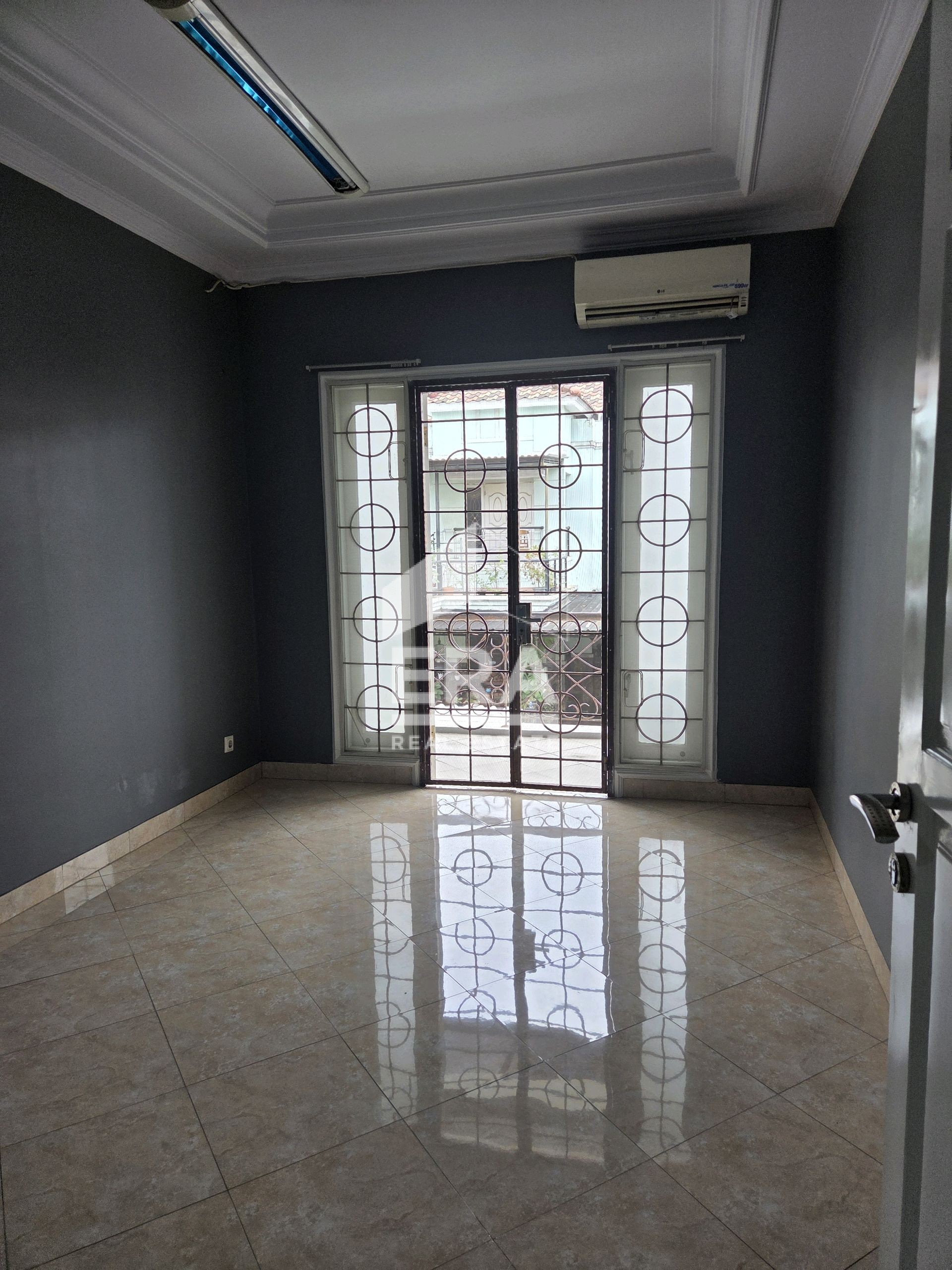 interior 2