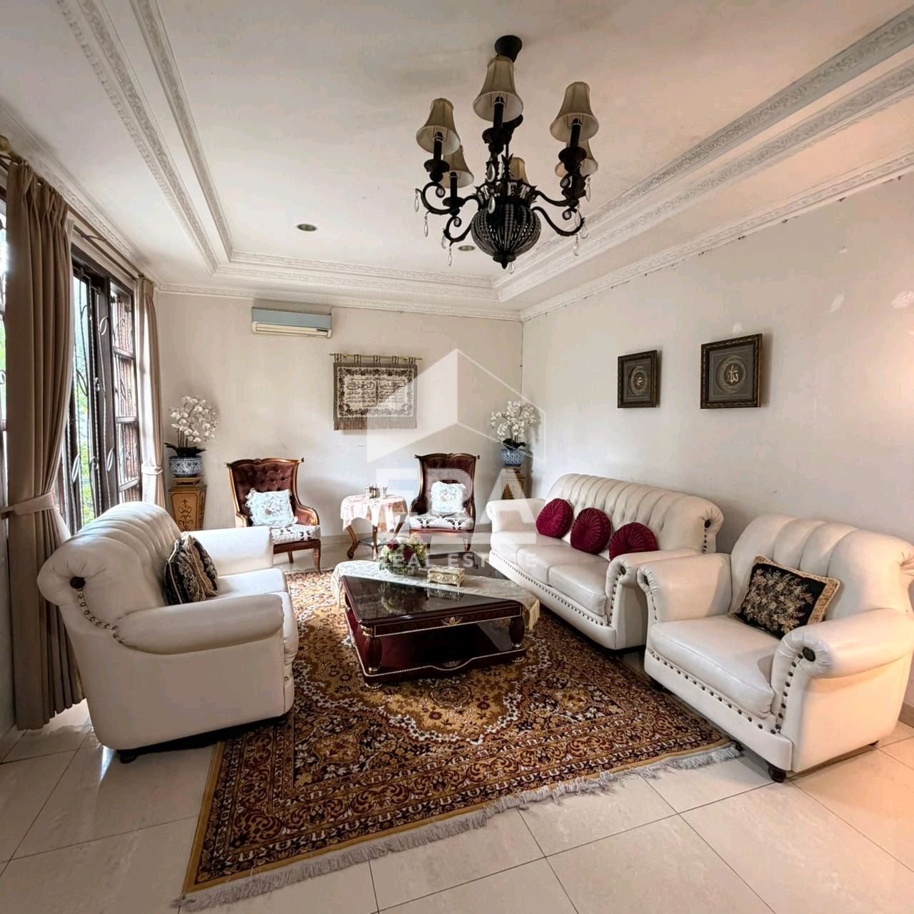 interior 10