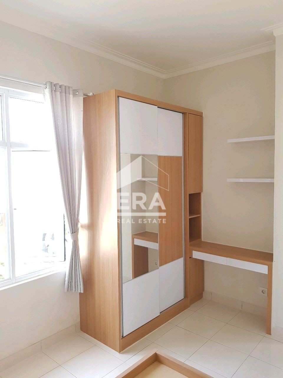 interior 8