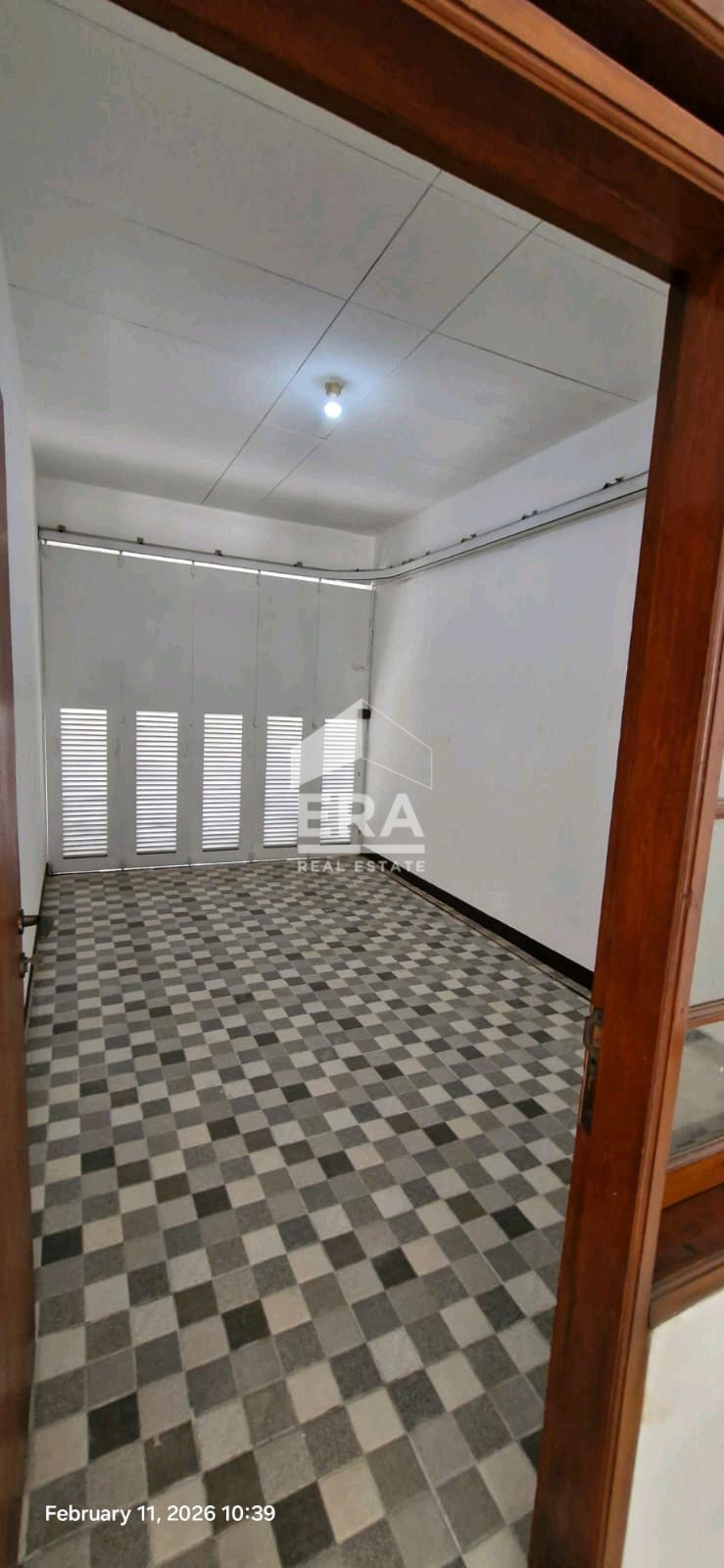 interior 8